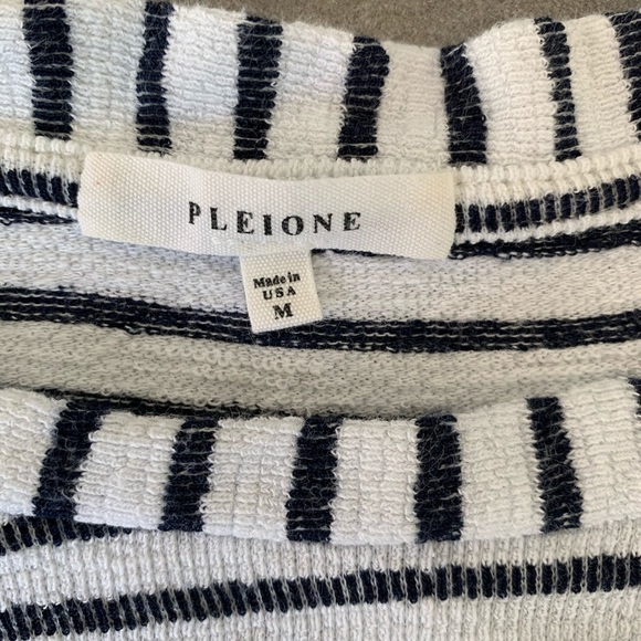 Pleione Stripe Knit Hi-Lo Tee (medium) Navy/Cream - Picture 5 of 8